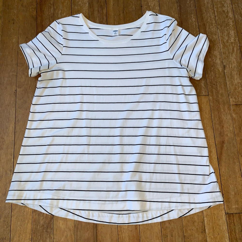 Black/white striped babydoll crew neck